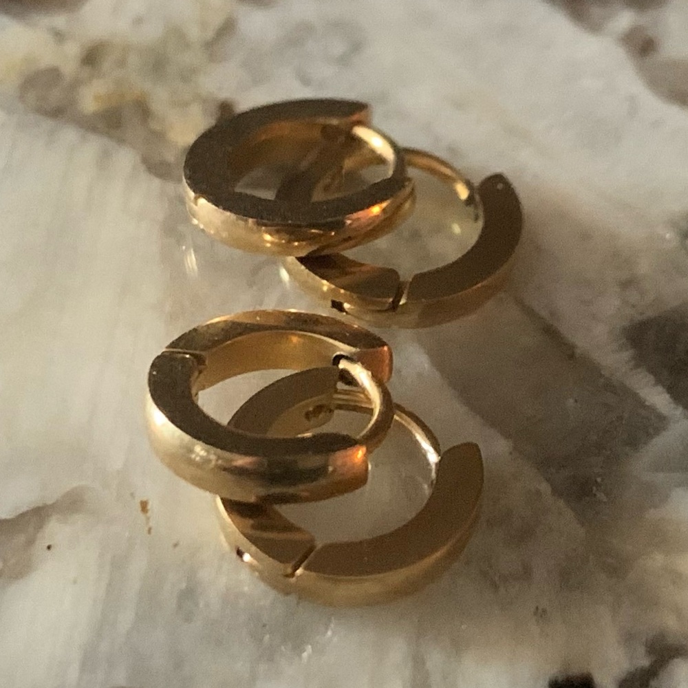 2 Pairs Gold Plated Stainless Steel Micro Huggies, 7mm